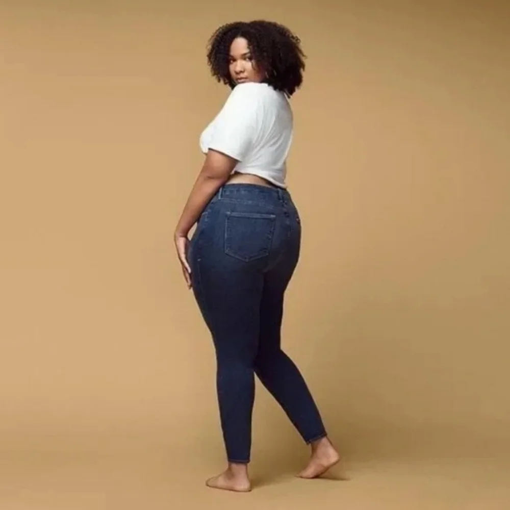 Good American Good Curve Skinny Jeans - Picture 5 of 14